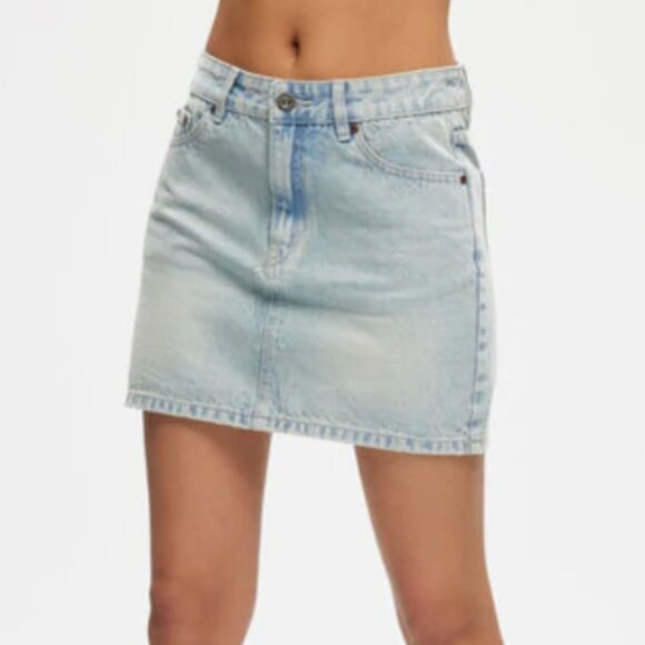 KUWALLA Light Wash Denim Skirt (SIZE 24) NWT - Picture 2 of 6